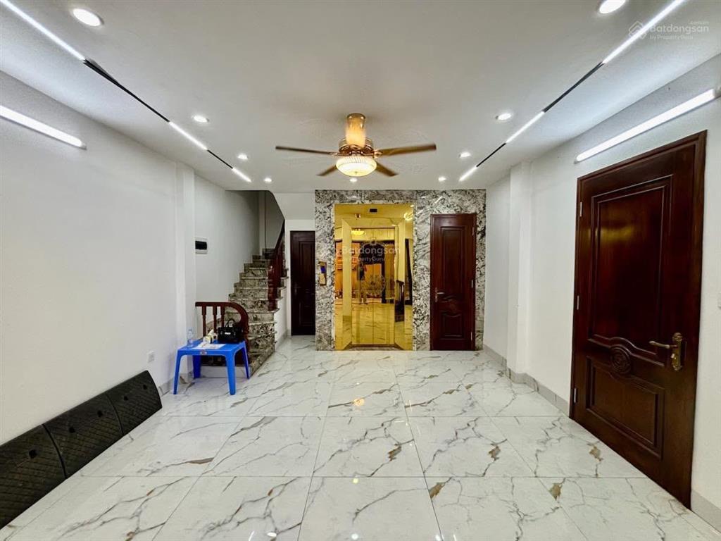 Nhỉnh 5tỷ! bán nhà giáp ngoại giao đoàn, xuân la 35m2 3 tầng 2 thoáng sát phố ô tô tránh