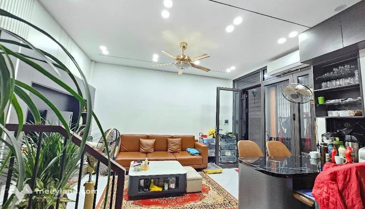 Nhà xinh trung tâm Hai Bà Trưng, tặng full nội thất, giá thương lượng