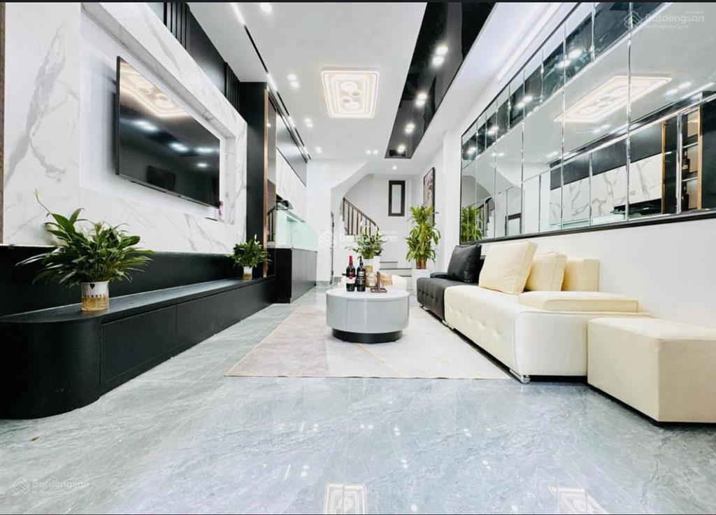 Giá cắt lỗ! trần hữu tước, lô góc, ngõ thông, gần mặt phố, 25m ô tô tránh, dt 43m2*4t