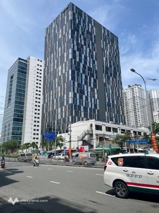 Nhà 7 tầng Quận 4, 14 phòng ngủ, mặt tiền kinh doanh, ô tô đậu trong nhà, giá chỉ 19 tỷ