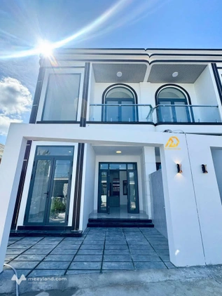 Chào bạn, chúng tôi có một căn nhà mới xây 1 trệt, 1 lầu với vị trí cực đẹp tại phường 3, Thành phố Vĩnh Long