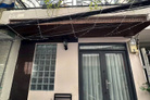 Nhà thiết kế 1 trệt, 1 lầu với 2 phòng ngủ, 2 nhà vệ sinh và ban công thoáng đãng