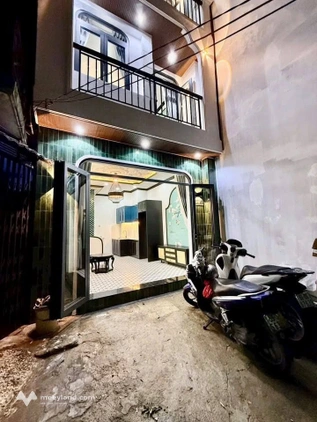Ngôi nhà được trang bị nội thất cao cấp, mang đến vẻ đẹp tinh tế và sang trọng