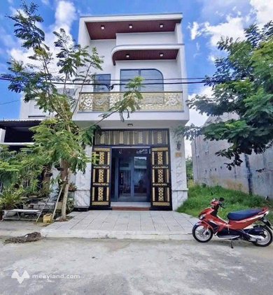 Nhà xinh 3 ngủ gần chợ, sổ sẵn, giá mềm như bún