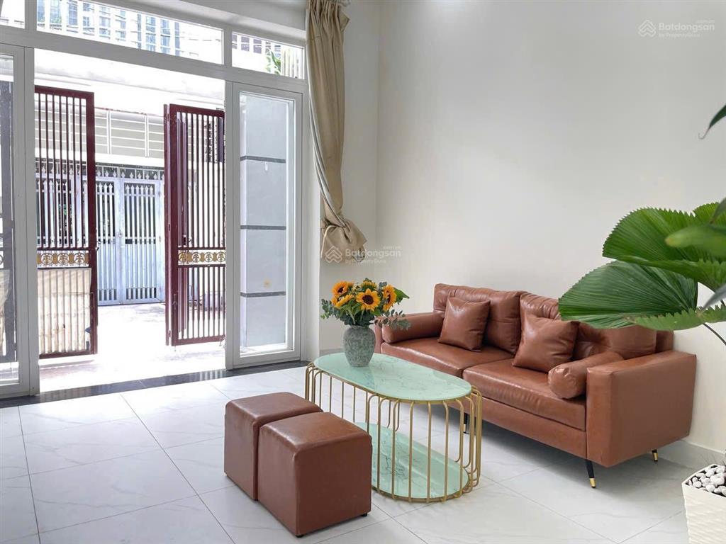 Nhà 3 tầng sử dụng 150m2 hoàn công chuẩn chỉnh ngay chợ đầu mối thủ đức giá hơn 4 tỷ 0939 415 ***