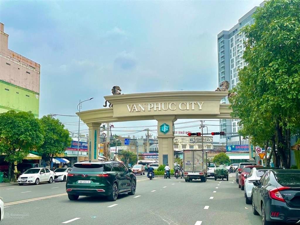 Hàng mới ngay trung tâm hiệp bình, đối diện vạn phúc city 5.6 tỷ