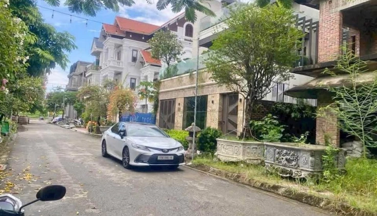 Biệt thự thô khu Sao Đỏ, Thành Tô, vị trí đắc địa, tiềm năng sinh lời