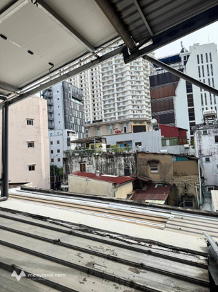 Nhà 4 tầng kiên cố, kinh doanh sầm uất, cách hẻm xe hơi tránh Lê Văn Sỹ 100m
