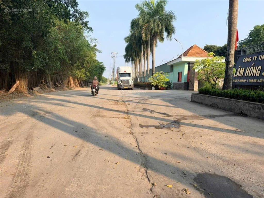 Bán 2000m2 đất skc thuộc thanh phú bến lức long an, cách nguyễn hữu trí 200m, giá 13,5 tỷ tl