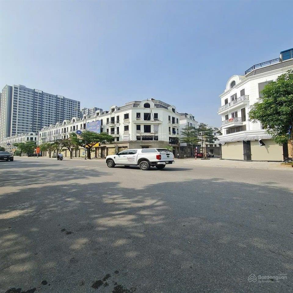 Bán gấp nhà 4,5t view hồ điều hòa. dt 90m2, mt 6m đường 22m kinh doanh siêu đẹp. trâu quỳ/gia lâm