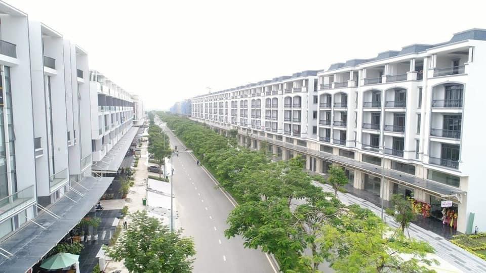 Cần bán gấp shophouse mtkd nguyễn thị nhung, kđt xanh vạn phúc city 3 mặt giáp sông 140m2 * 6 tầng.