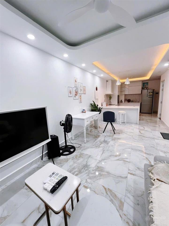 Chủ căn hộ saigon south cần bán gấp 2pn 2wc giá rẻ 5ty8. có sổ hồng. 0932 011 ***