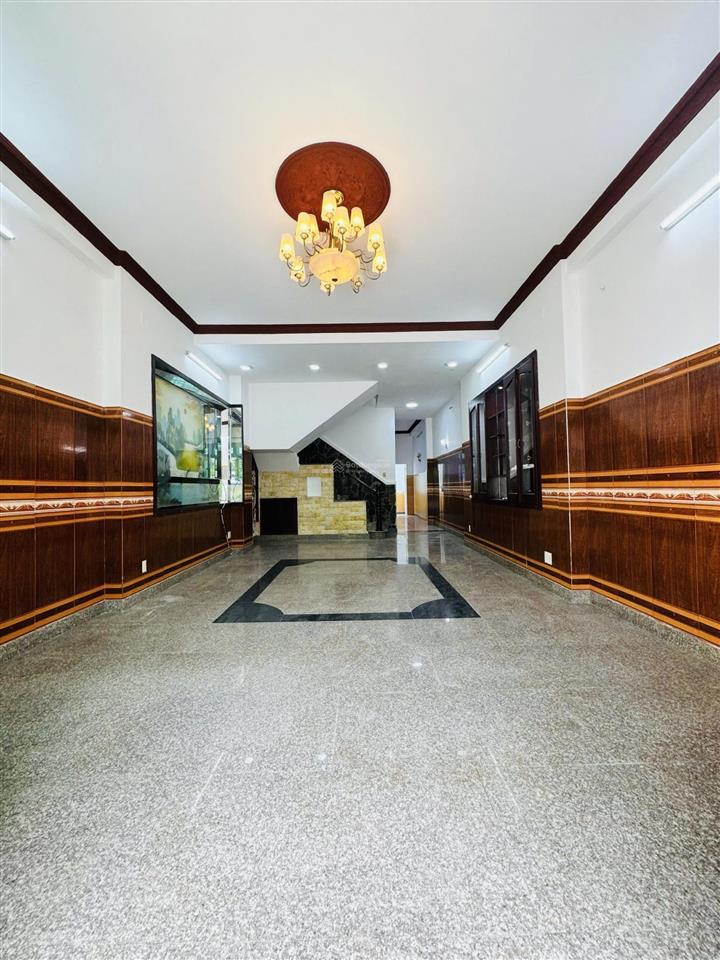 Chính chủ gửi bán nhanh căn nhà 3 lầu mt đường 49 phường bình trưng đông q2 cũ. tp hcm