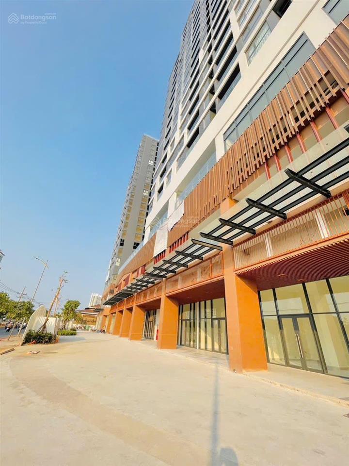 Bán shophouse daqua view sông bến bình đông giao hoàn thiện dt 74m² giá bán lỗ 6tỷ. 0909 519 ***