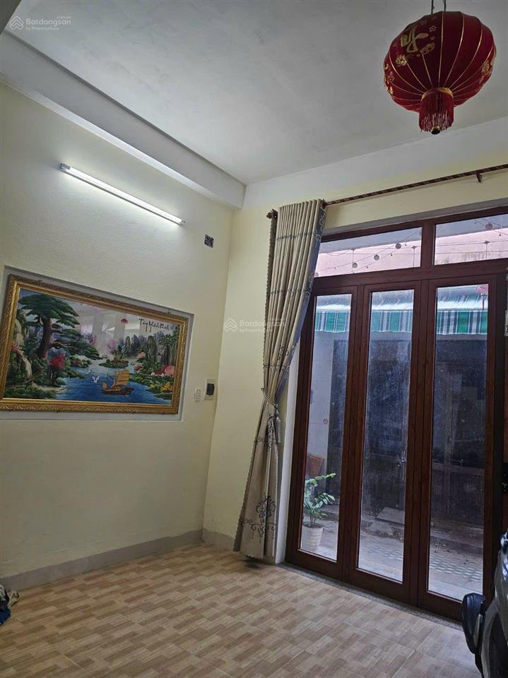 Bán nhà khu vực mân thái sơn trà. nhà 2 tầng rưỡi ... dt 54m² ......cách biển 300m...
