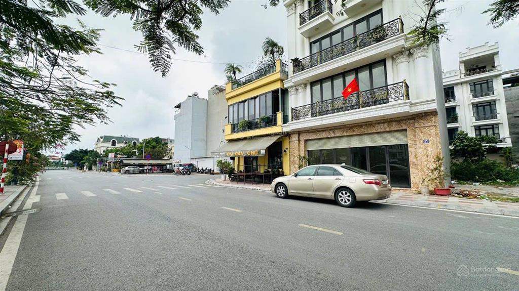 Siêu phẩm tổng 3 lô liền kề mặt đường thế lữ ngang 8.4m cực đẹp
