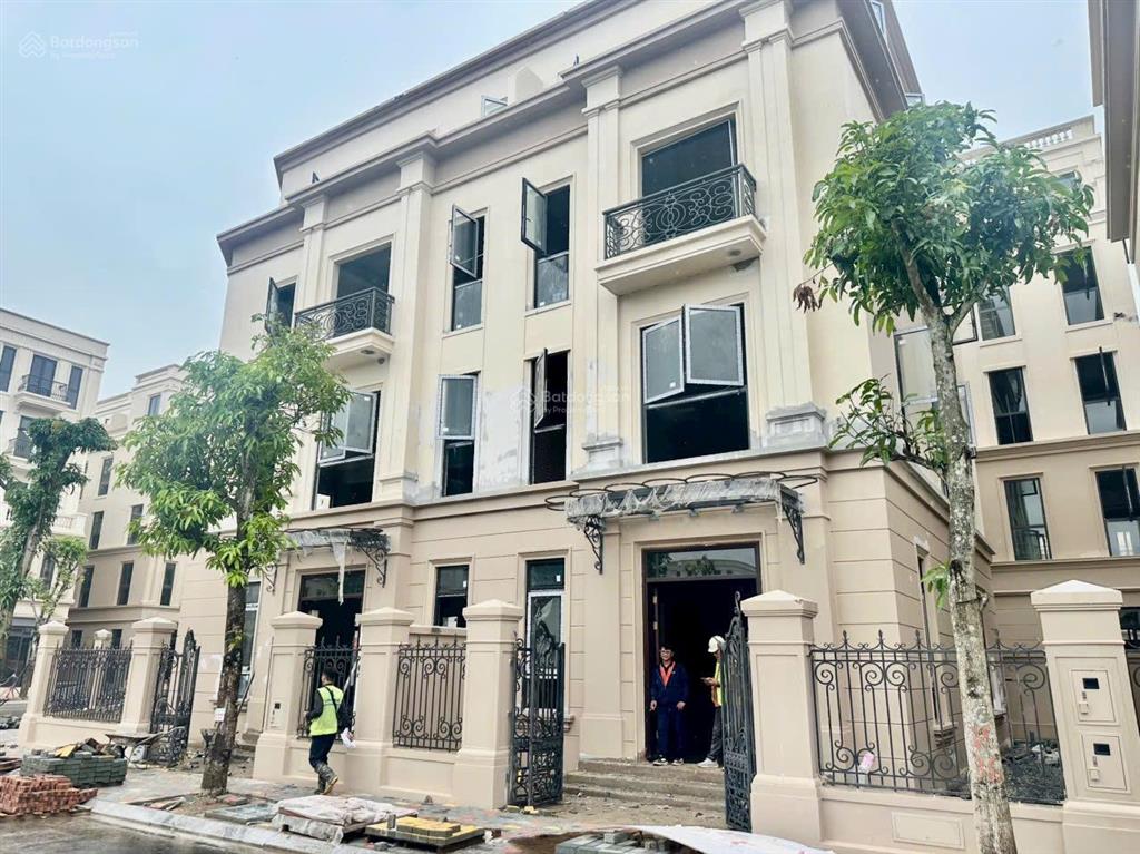 Chủ nhà cần bán gấp căn biệt thự song lập thiên nga 136m2 view công viên
