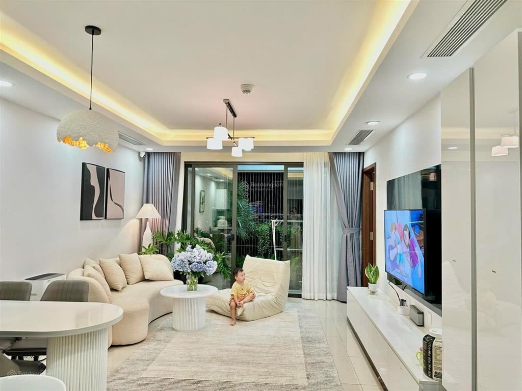Tôi cần bán gấp chuỗi căn hộ 2pn tại d leroi soleil xuân diệu view hồ tây,đặngthai mai giá 12 tỷ**