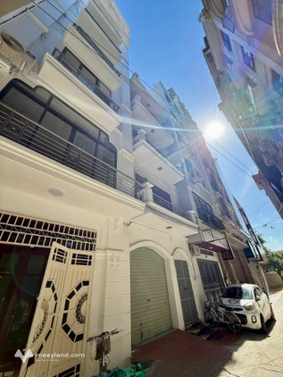 Bán nhà 8 tầng thang máy Hoàng Quốc Việt 52m², mặt tiền 5m, ô tô tránh, phù hợp cho thuê – 29 tỷ