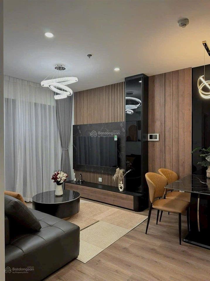 Chính chủ bán gấp trong tuần 1n 34m, tòa imperia tầng 21 giá 2.tỷ8 tai vinhomes smart city
