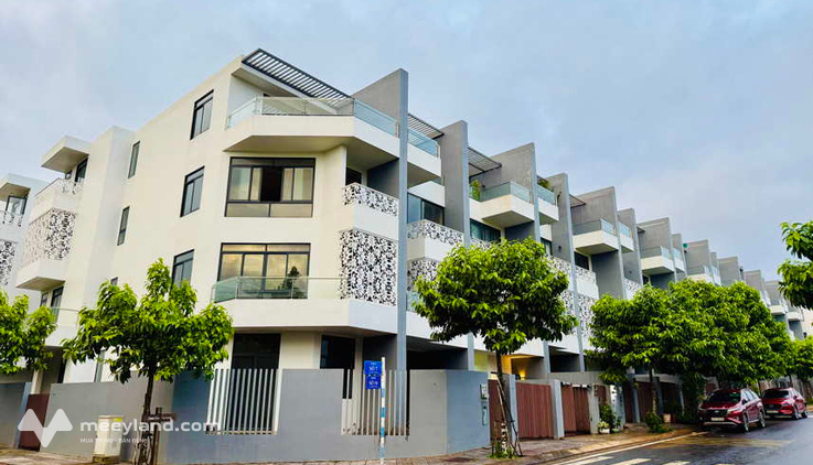 Bán căn góc 300m2, 4 tầng, trung tâm Buôn Mê Thuột