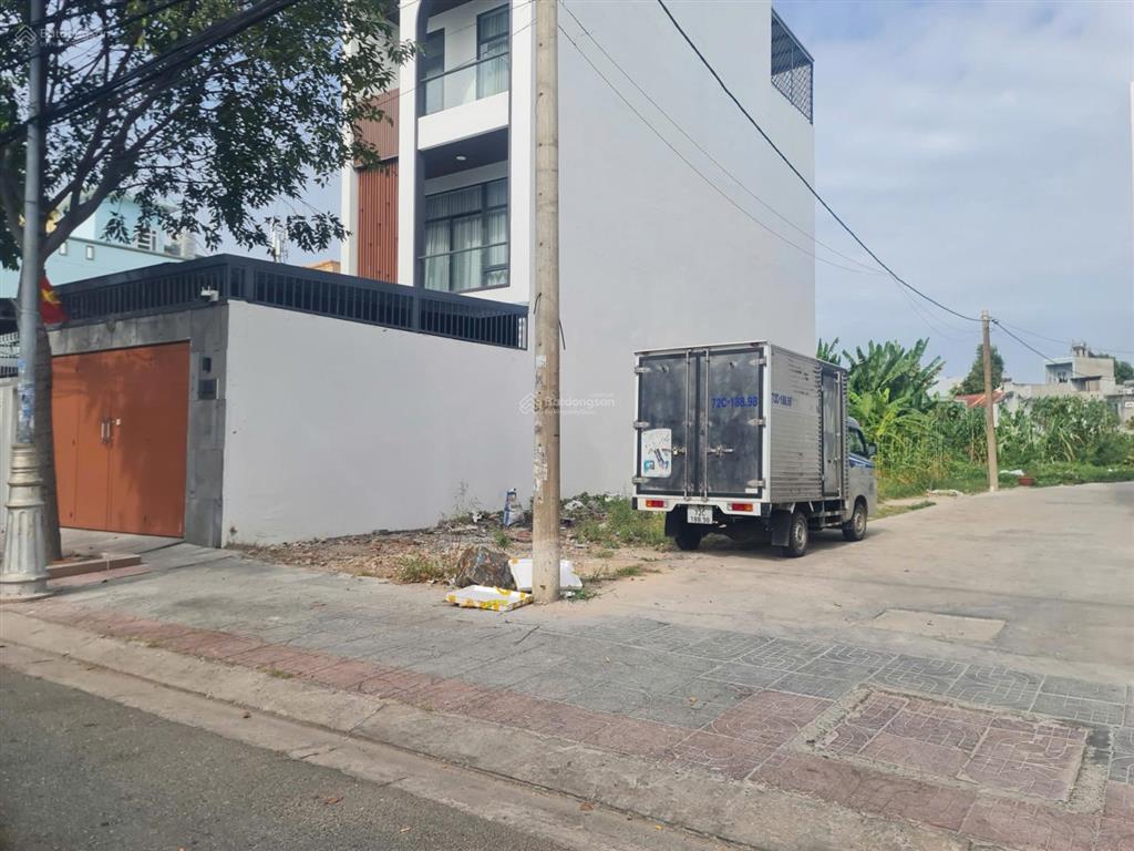 Hướng đông nam góc 2 mặt tiền đường bến nôm, vũng tàu dt 111m2 giá giảm 400tr còn 7.9 tỷ giá tốt
