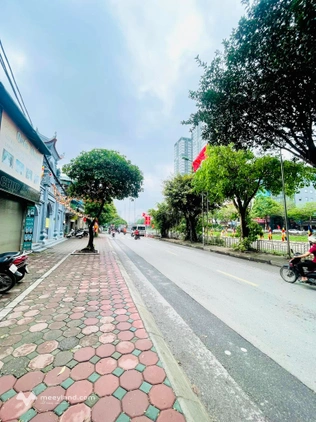 Bán nhà mặt phố Khương Đình, 65m2 xây 7 tầng, thang máy, kinh doanh