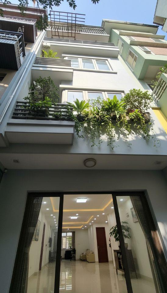 Bán nhà sang Mỹ định cư, nhà phố Ngọc Hà, trung tâm Ba Đình, 56m2, 6 phòng khép kín, chỉ 15,5 tỷ