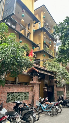 Bán biệt thự phố Đội Cấn, 140m2, 4 tầng, mặt tiền 11m, gara ô tô, kinh doanh