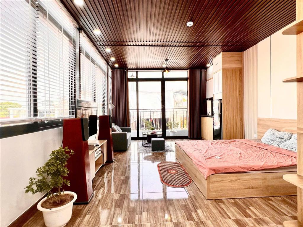 Giảm sốc 5 tỷ tòa nhà dòng tiền 1 tỷ/năm 90m phố hồng tiến, long biên x 8t thang máy.