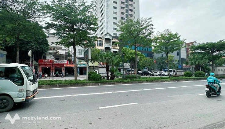 Bán gấp nhà 3 tầng mặt phố Lê Trọng Tấn, 171m2, mặt tiền rộng 9m, 2 thoáng trước sau, vị trí vip, kinh doanh sầm uất