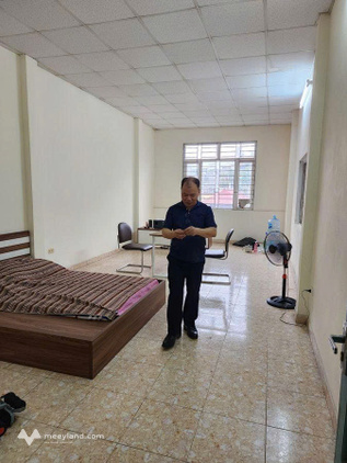 Hiếm nhà 4 tầng mặt phố Chiến Thắng, 64m2, mặt tiền rộng 4,1m, 2 mặt đường ô tô trước - sau, kinh doanh sầm uất