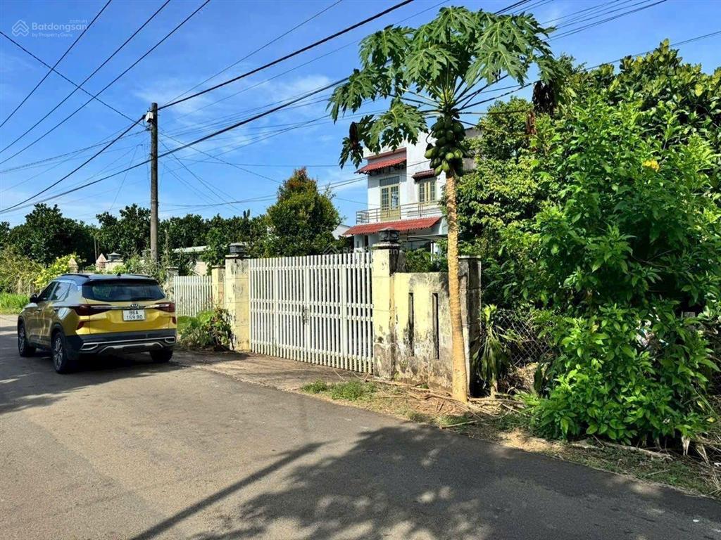 Nhà vườn hai mặt tiền nhựa gần trung tâm long khánh 4652m2 có sẵn 300m2 thổ cư !