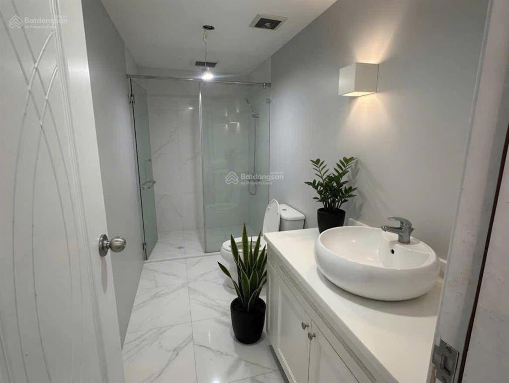 Bán căn góc royal city 85m² giá 8,2 tỷ, 2 ngủ 2 wc tầng trung