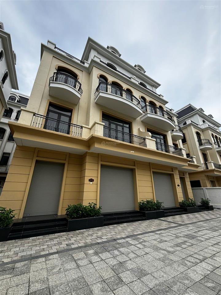 Muốn mua nhà bên mỹ cho con du học, nhượng lại căn song lập, rẻ hơn 6 tỷ so với lúc mua