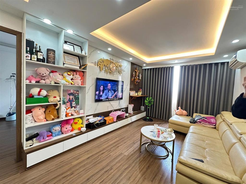Sổ đỏ chính chủ bán gấp căn 3pn xphomes star tân tây đô 86m full nội thất đẹp giá 4,x tỷ
