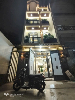 Bán căn nhà đẹp 60m2, 4 tầng, 5 phòng ngủ, Bùi Quang Là, Gò Vấp