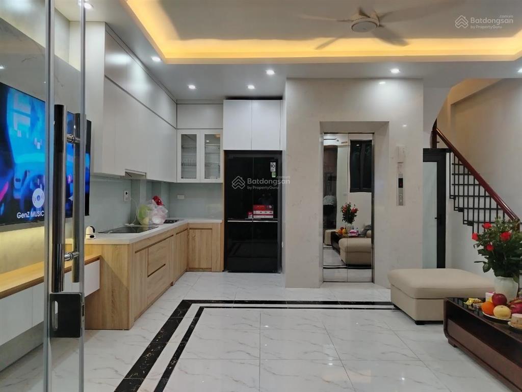 8.2tỷ mua được gì? nhà phố thái thịnh. nhà mới 6 tầng thang máy. cách ô tô 15m, 30m ra mặt thái hà