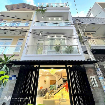 Chủ đi Mỹ định cư cần bán nhà đường Đoàn Văn Bơ