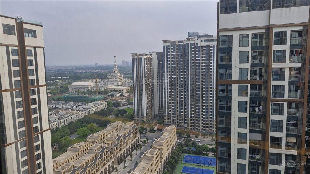 Chính chủ bán căn hộ tầng trung tòa h2 view đẹp, nhà mới, full nội thất đẹp vào ở được ngay
