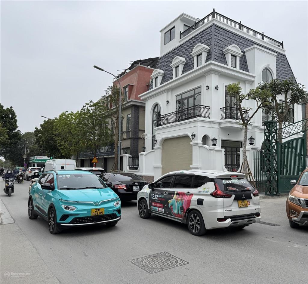 Chính chủ cần bán căn biệt thự lô góc 3 mặt tiền, phố sa đôi, đại mỗ sẵn dòng tiền 50tr/tháng