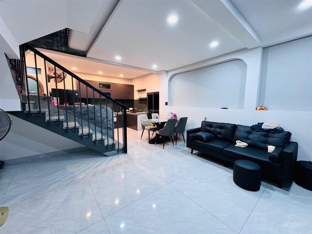 Siêu phẩm căn góc q4 hẻm 5m 43m2 2 lầu đúc kdc hiện hữu