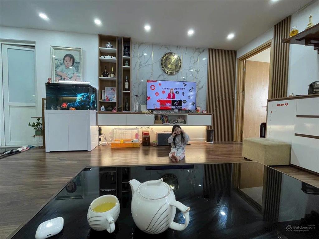 Bán cc mipec city view, 3,5 tỷ căn góc 54m ban công đông nam hướng mát