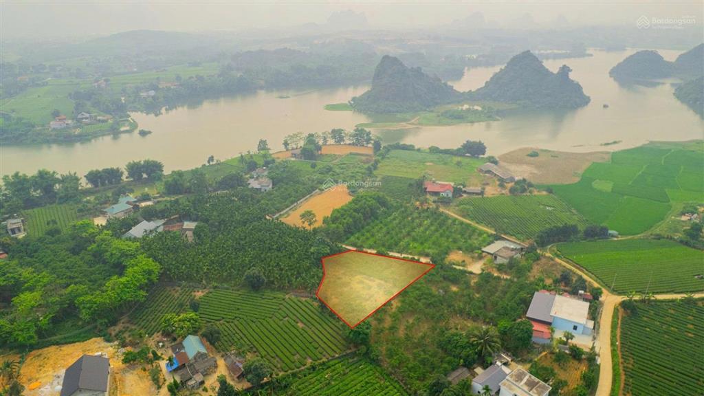 Bán đất view hồ đá bạc, dt 1147m2 (150m2 thổ cư), mặt tiền 30m giá 2,2tr/m2 xã an nghĩa, phú thọ