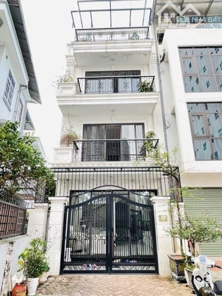 Bán nhà liền kề đường Bùi Xương Trạch, 92m2 xây 4 tầng, gara ô tô
