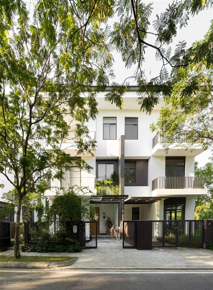 Giá siêu tốt! chỉ với 30tỷ sở hữu ngay căn biệt thự song lập view công viên cực kỳ đẹp và đẳng cấp.
