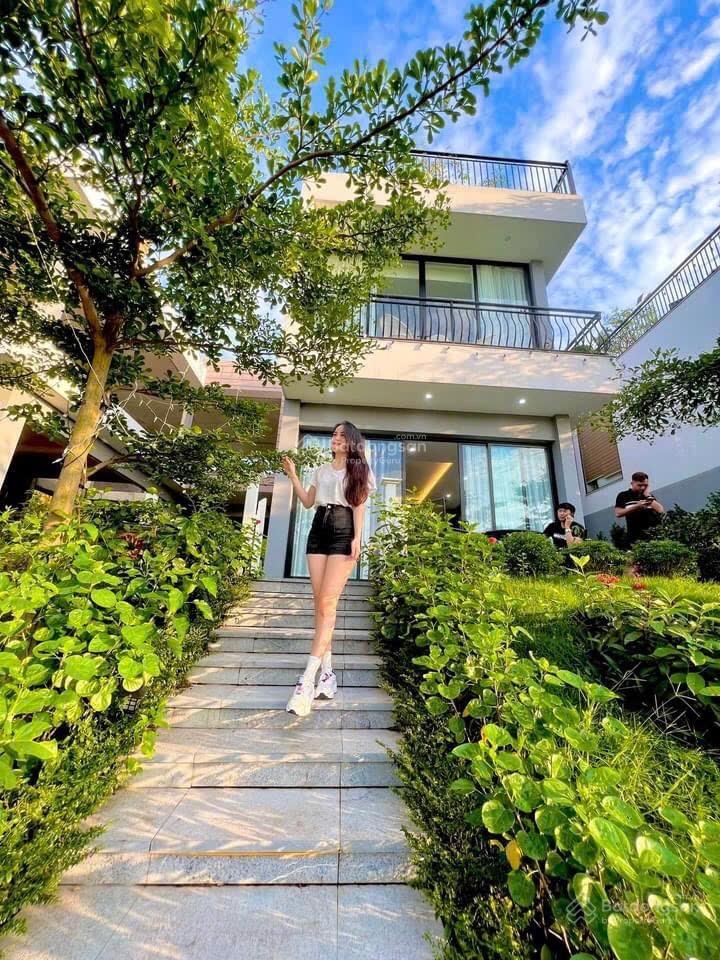 Bán gấp villa 180m2 có bể bơi riêng tại venus resort sổ lâu dài full nội thất giá 10 tỷ
