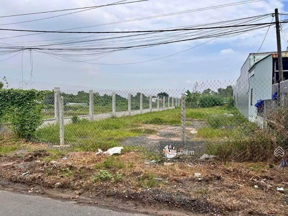 Bán đất rẻ gần chợ suối sâu chưa tới 5 phút đi xe với dt 300m2 giá 800tr, sổ hồng riêng