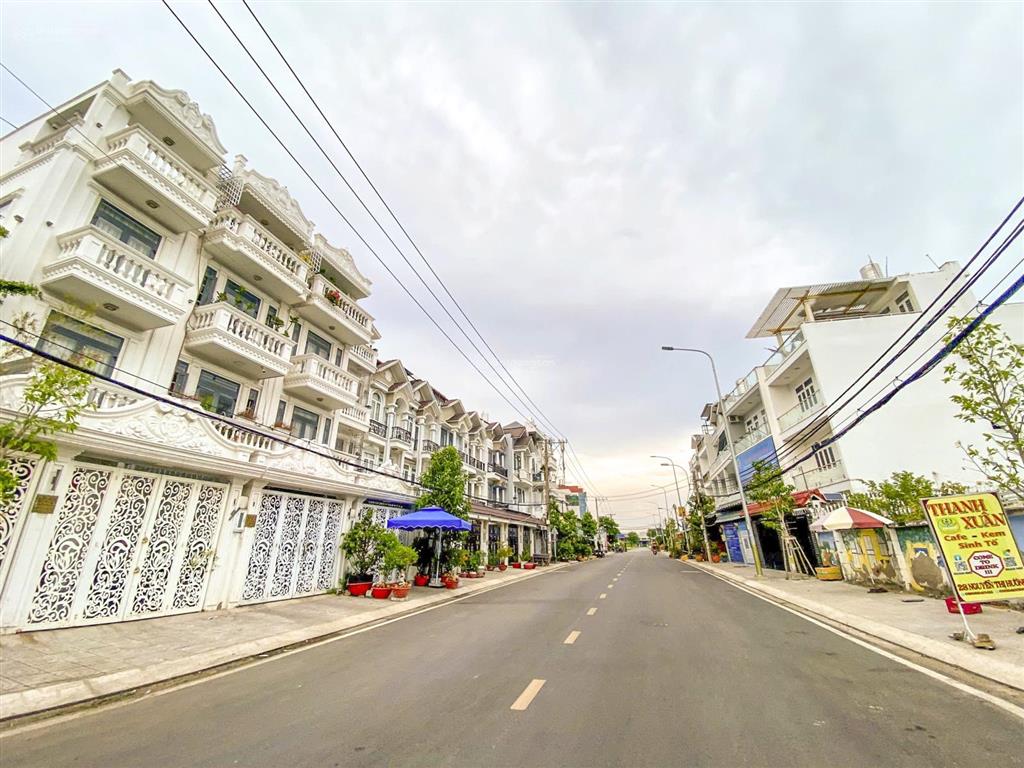 Nhà bè, mặt tiền nguyễn thị hương, chỉ một căn, 68m2, 4 tầng, chỉ 8.5 tỷ