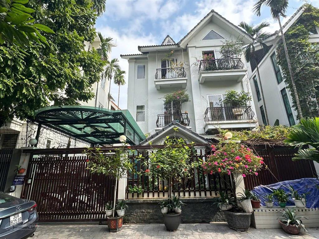 Chủ giảm chào 5 tỷ căn biệt thự mỹ đình sông đà. 210m2. mt 10m, có thang máy. giá đầu tư